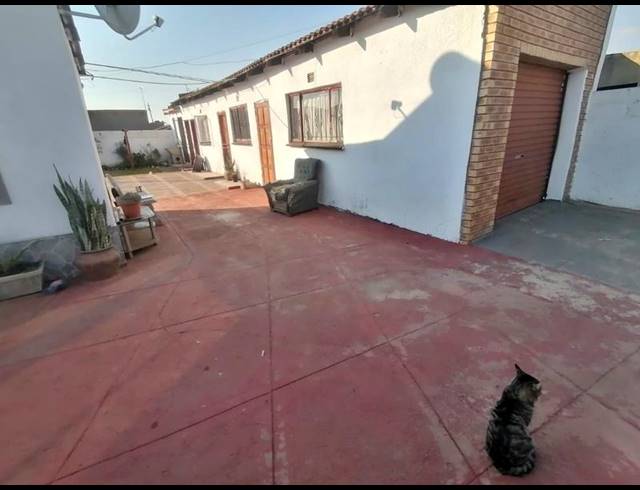 1 BEDROOM HOUSE FOR SALE IN SILUMA VIEW